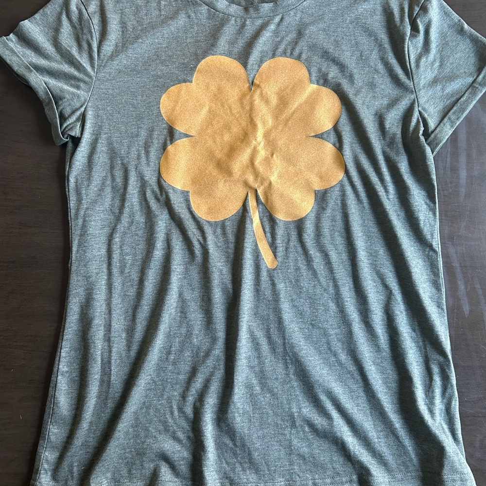 Amazon Women's Short Sleeve Tee Green with Gold Four-Leaf Clover